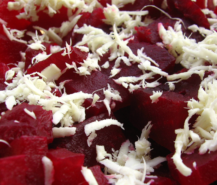 Salata de sfecla rosie cu hrean