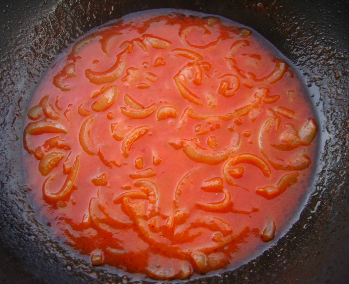 Paste cu sos de rosii