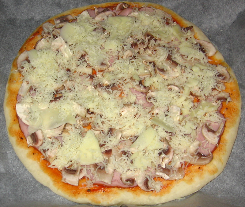 Pizza cu ciuperci