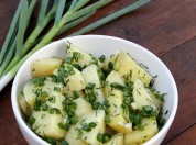 Reteta salata de cartofi noi cu marar si ceapa verde, cele mai gustoase retete de salata de cartofi noi cu marar si ceapa verde